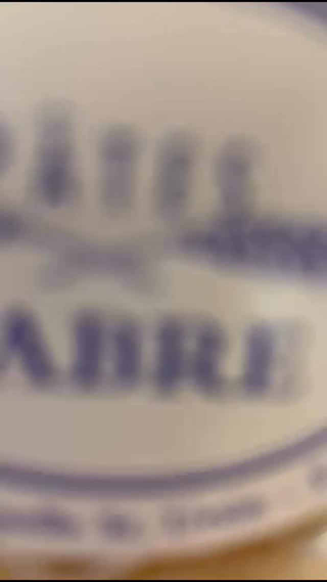 Nous vous présentons les pâtes Fabre, disponibles à l’épicerie Les Paniers de Pao.
Fabriquées en France selon un savoir-faire artisanal à l’ancienne, ces pâtes sont élaborées comme autrefois, avec le plus grand soin pour garantir une qualité et une saveur authentiques.