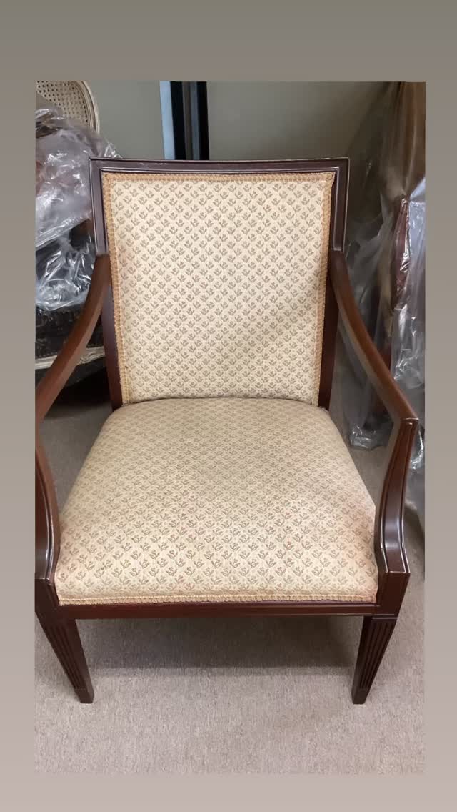Thoughtfully reupholstered at Ambrose 🌟. Where craftsmanship meets custom design. It’s a new year 🎉✅ so let’s get your furniture transformed too!!
👉 Request for Quote through the link in bio.
#ambroseupholstery #upholstery #austin #furnitureupholstery #interiordesigners