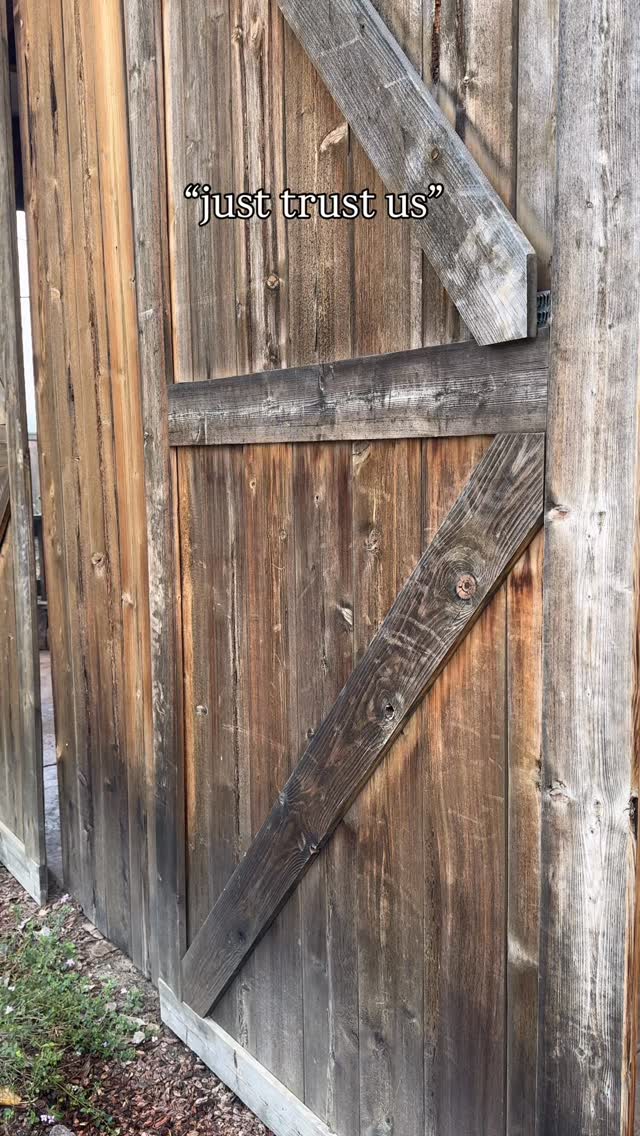 Just trust us when it comes to
✨ Rentals
✨ Lighting
✨ Florals
✨ Candles
Yessss ladies you read that right, CANDLES!
The @gracebarn_krw open house was incredible & we hope you loved our setup! Give us some love if you did! #stockroompicks #californiawedding