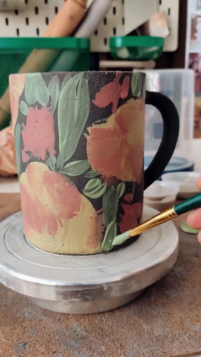 You'd expect a final glazed fully fired version at the end, wouldn't you?
Head on to our website to check out some new Sgraffito products!
#ceramic #handmade #design #artist #sgraffito