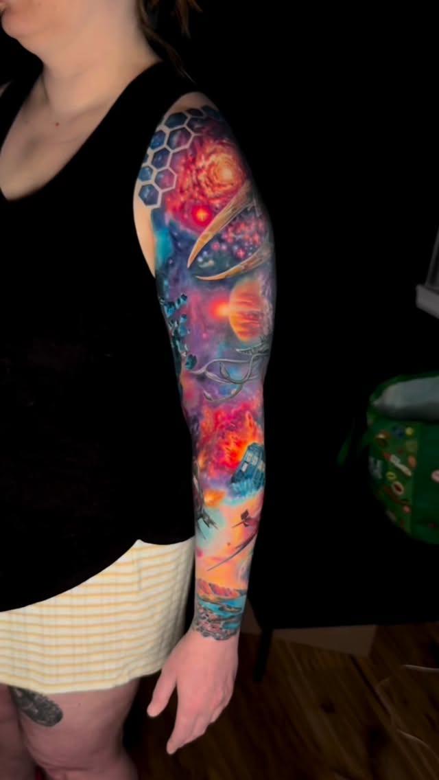 100% custom, multi-session, galaxy sci fi sleeve. Zero punches pulled, zero shortcuts taken. What more can I say? Letās take a tour.
š @longlivetattoocollective
š @literaryink
š® @videogametatts
šØ @industryinksusa
ā¤ļøā𩹠@madrabbit
š¼ļø @cocreateink @cocreateartists
š¤ The Best Clients Ever
#spacesleevetattoo #scifitattoo #colortattoosleeve #customtattoo #denvertattooartist