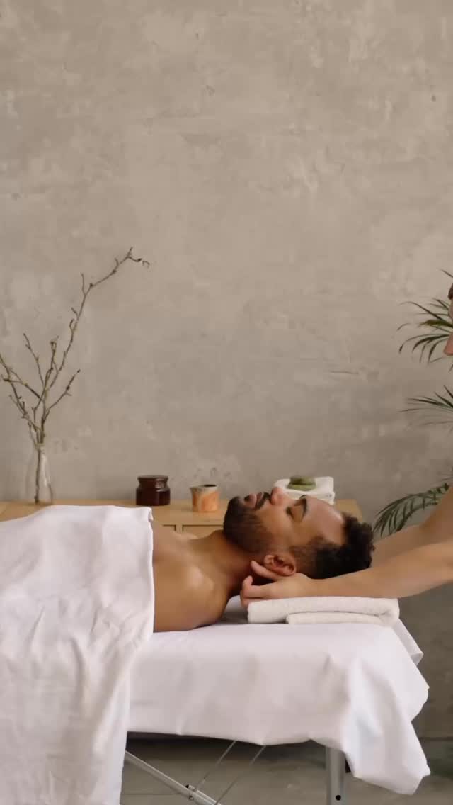 Our professional ingredients and how they are integrated into your treatment takes you and your skin’s safety into every single move.
We have a variety of peels /products which are carefully selected for each client
I have seen a lot of skins of colour with a variety of post inflammatory pigmentation due to acids , LED and more being used together leaving clients with marks both darker and lighter in their face .
We use amazing and safer acids to resurface and help build collagen and rejuvenate the skin which are scientifically designed to prevent post inflammatory.
We work with the skin, mind and body together .
Our products have safe potent ingredients to lighten pigmentation on all skin colours without lightening the skin unaffected areas
The 🧬 science is mind blowing 🤯
I don’t like generic, I like customised, holistic and safe working .
When choosing your skin specialist make sure they know this as basic
❤️anatomy and physiology and morphology of the skin
❤️ingredients
❤️links between the gut and skin axis
❤️how to confidently device a bespoke plan for you in a manner you understand
There’s way way more to it all , but above is a good starting point
Let’s get going, if you wanted to book with me but hesitated I am getting appointments fill up so send a message and we can arrange a discovery consultation
Anna ❤️
#skinclinicleightonbuzzard #leightonbuzzard #leightonbuzzardmums #leightonbuzzardaesthetics #healthyskin