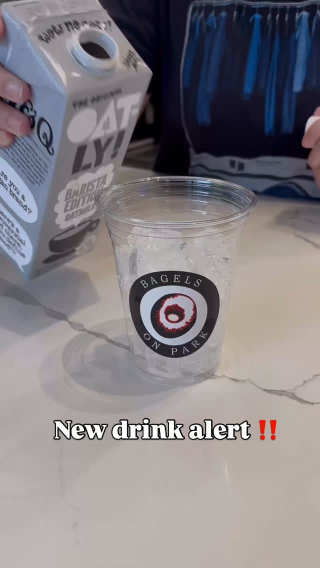 🍵💜New on the menu 💜🍵
Meet our iced lavender matcha latte! Refreshing, calming, lightly floral, and perfectly balanced with matcha over ice. Come try one today! #BagelsonPark
#bagels #matcha #lavender #nj