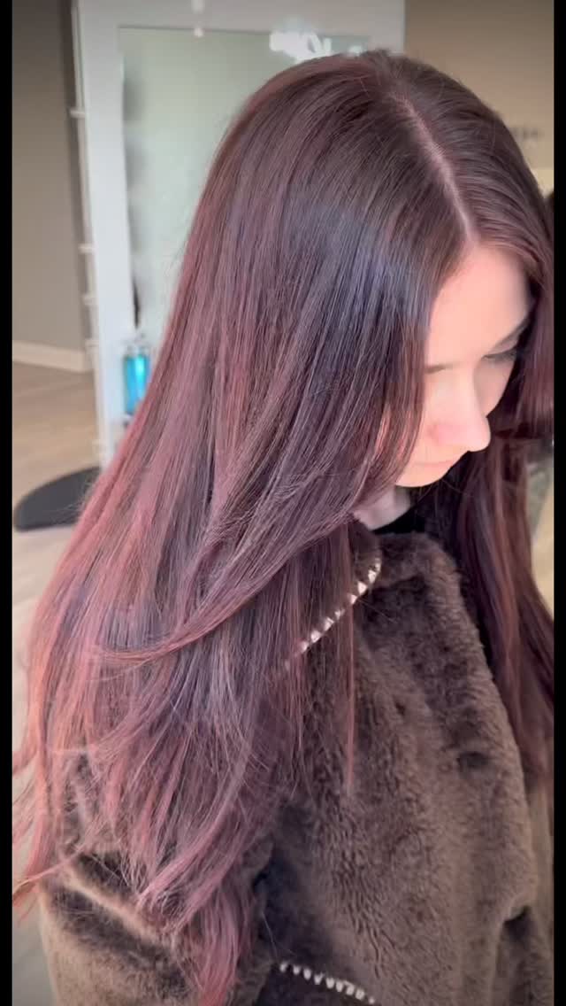 ๐ธ๐๐จ๐๐ช๐ค ๐๐ ๐๐, ๐๐๐ง๐๐ฃ ๐ฅ๐-๐ฃ๐๐ โค๏ธโ๐ฅ
.
.
This gorgeous ๐ฅ mane was created by Ashley @hair.by.ashley25 using our fav @redkenpro #shadeseqgloss
.
.
#maneartsalon #wherecreativitybecomesconfidence #njhair #redhair
.
.
@myfavstylists
@behindthechair_com