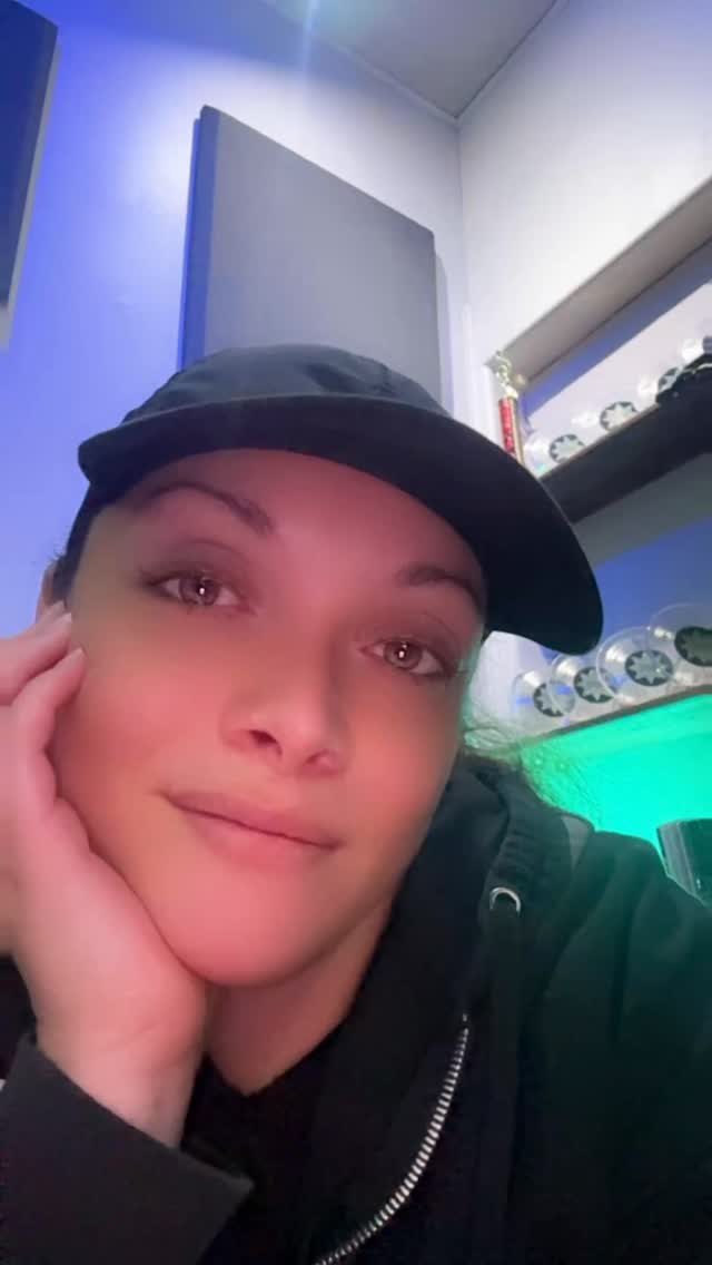 I stepped away from music for three years — not because I stopped loving it, but because life asked me to grow in other ways first.
Coming back isn’t easy. I’m different now. Still evolving. Learning how to show up for myself with more discipline, care, and courage than ever before.
This chapter is about consistency, honesty, and telling the truth through music — even when it’s scary.
If you’ve ever had to start again, this is for you.
Here goes nothing. 🎶🤍
#RachelCruzMusic #ArtistJourney #HereGoesNothing #MusicIsHealing #StartingAgain #RealLifeRealMusic