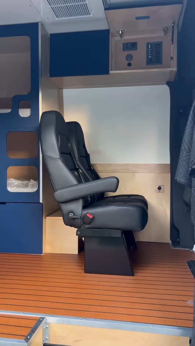 A quick highlight of Appa! All of this on a AWD diesel Mercedes Sprinter, luxury on the go!
🔹🔸🔹🔸