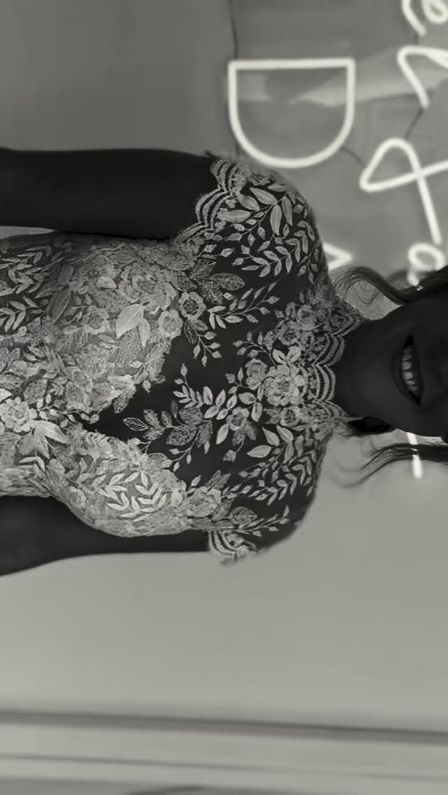 Forever a love for full lace! Our iconic OLIVER dress by @rosa_clara
MUA - @daniellelouiseartistry
Model - @sophie_price_89
Florist - @thebaytreeflorals
#bridal #bride #bridalinspiration #wedding #weddinginspiration