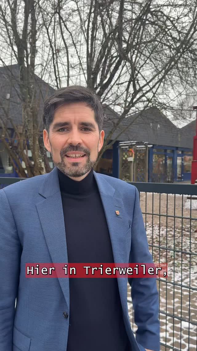 Neugier treibt uns schon von Beginn an, neue Dinge zu entdecken. Ganz spielerisch begegnen wir den Elementen. Das werden wir noch stärker nutzen, um im Kitaalltag bereits spielerisch MINT Förderung zu betreiben. Denn das stärkt Kinder für ihren weiteren Lebensweg und eröffnet Chancen.
In der Kita Trierweiler, die bereits zum 197 starken Forscherkitanetzwerk gehört, hat Bildungsminister Sven Teuber gemeinsam mit Dr. Tobias Ernst, Vorsitzender der Stiftung „Kinder forschen“, dazu eine Kooperationsvereinbarung geschlossen.
Ziele sind u.a.: das Netzwerk mit weiteren Kitas wachsen lassen, MINT-Förderung und Sprachförderung verbinden, neue Fortbildungen für Erzieherinnen und Erzieher.
Gemeinsam gehen wir voran - für starke Kinder in unserem Land und eine gute Zukunft.
Danke an alle Beteiligten, die sich diesem Ziel verschreiben.
#mint #bildung #kita #sventeuber #kinderforschen