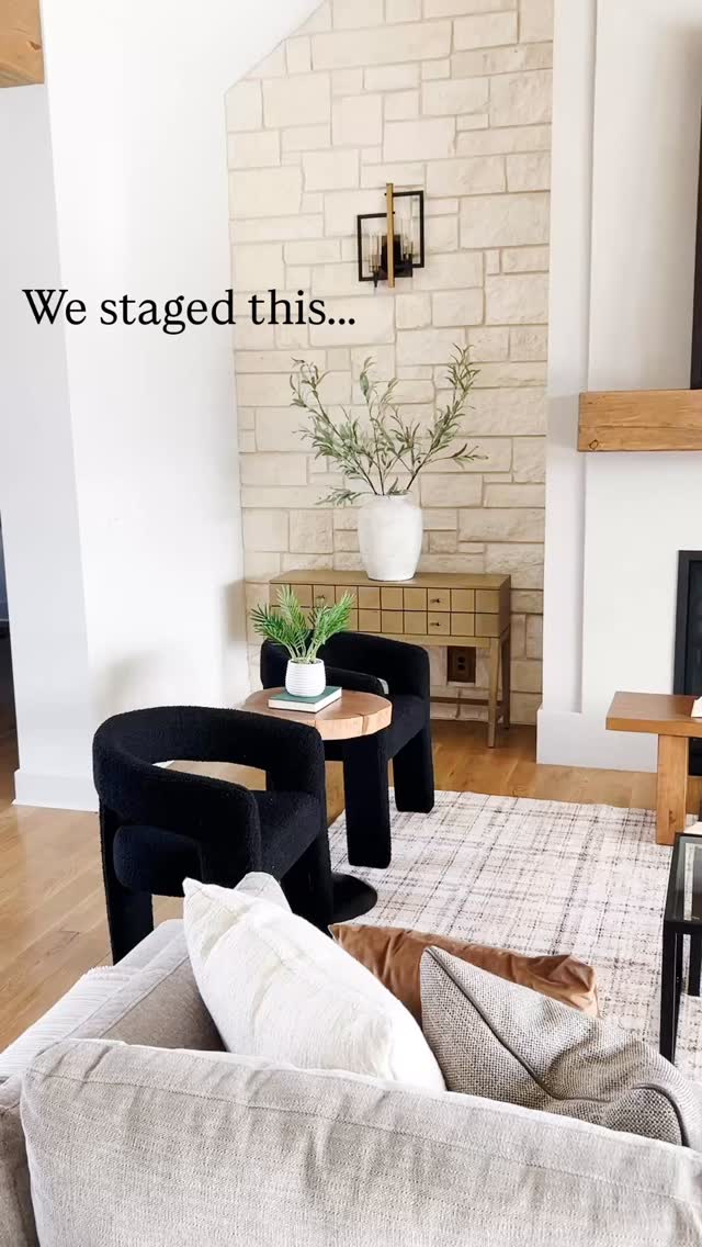 Elevate your listings with luxury home staging.
#stagedtosell #wichita #homestaging #ict