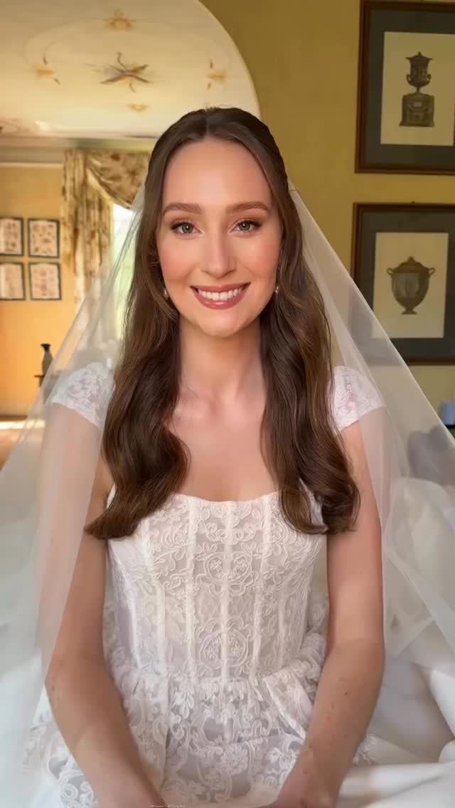 Luxury bridal makeup and hair in Tuscany, created for modern brides who value softness, balance, and flawless details on their wedding day.
Venue @villa.michaela.tuscany
📍 Tuscany makeup & hair • bridal beauty • destination wedding Italy
✨ Save for inspiration
✨ Follow for Tuscany wedding makeup & hair
#tuscanymakeup #tuscanyhairstylist #bridalmakeuptuscany #weddingmakeuptuscany #umbriamakeupartist