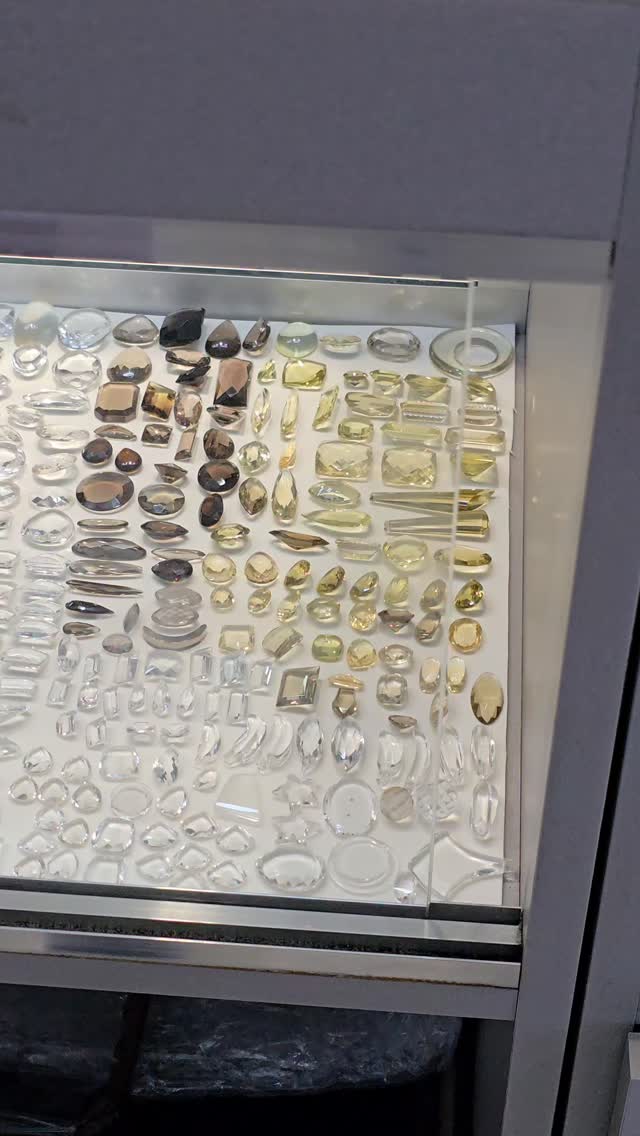 Um pouco da nossa vitrine, onde cada detalhe revela qualidade, exclusividade e a beleza das pedras selecionadas.
Para valores e disponibilidade, chame no direct ou WhatsApp.
#pedrasnaturais #ourives #ouro18k #pedraslapidadas