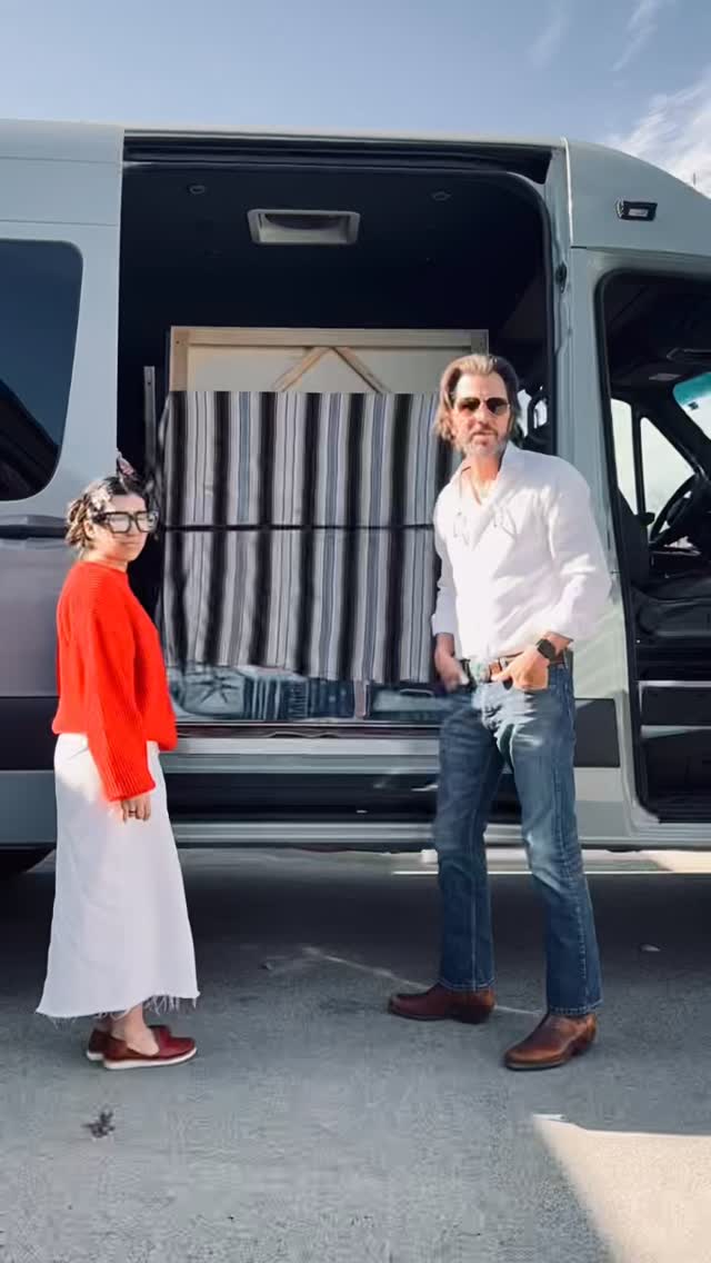 Today was a long day(delivery day to the gallery). Huge shout out to @matttwomey_realtor for being a loving, supportive husband and loading all my heavy paintings in AND out of his van while I just stood around and talked in the van(time-lapse to prove). 🤍