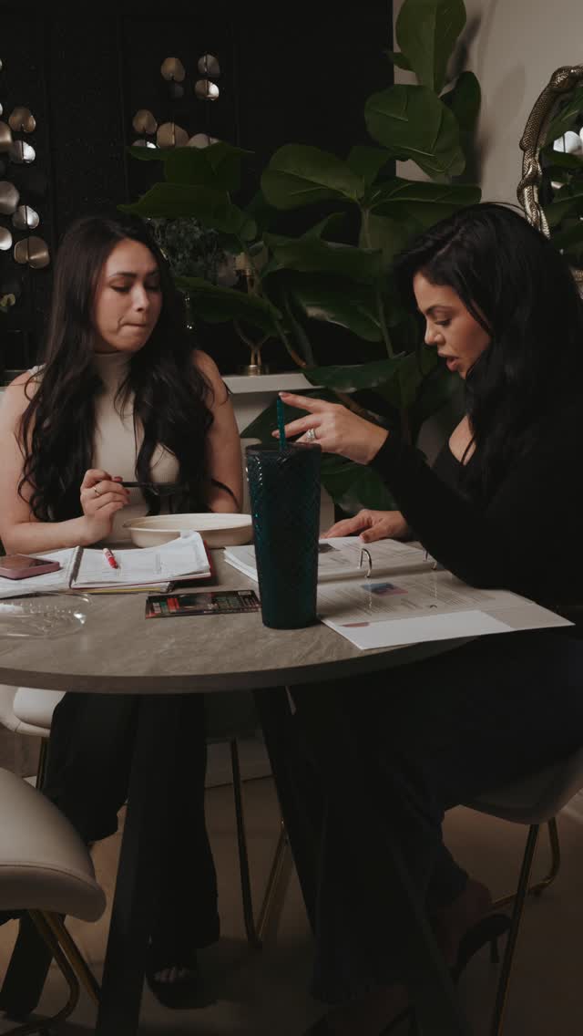 Visibility isn’t about perfection.
It’s about presence.
Built to Be Seen is a complimentary in-person workshop focused on confidence, personal branding, and showing up intentionally in real conversations and on camera.
📍 The Collab Studio
🤝 Hosted with Tania Castelan Team
📅 January 17 | 9:30 AM – 3:45 PM
📍 5955 Phelan Blvd. Suite L, Beaumont, TX
🎟 Complimentary
⚡ Spots are almost filled!
#thecollabstudio #beaumonttexas #setx