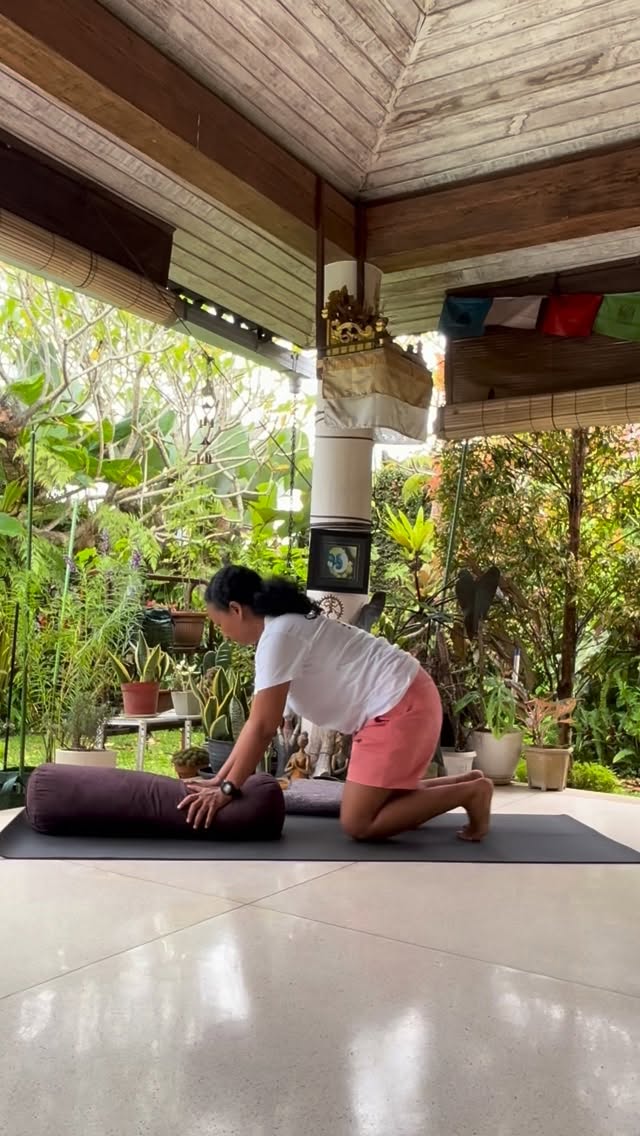 Exhale longer
Let the heart feel safe, Enough to open
Online and in person yoga and sound class will be back on Monday.
Send me message to book your session.
#supportedchestopener #chestopener #restorativepose #ubudyoga #ubud
