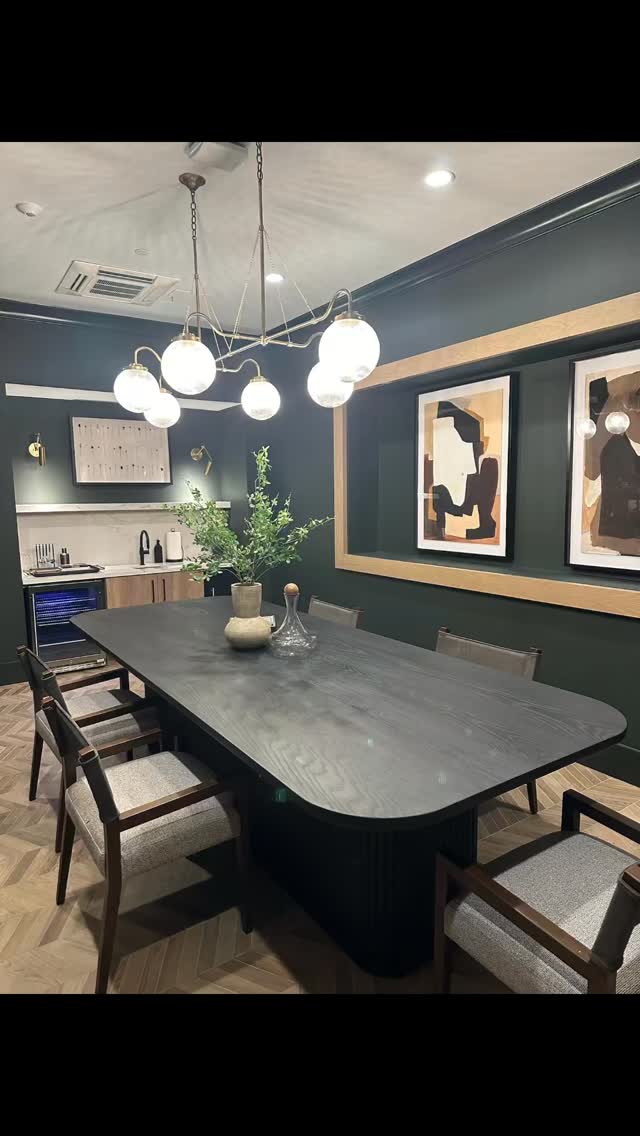 Another beautiful space by @cid_designgroup
Always fun to collaborate on custom pieces to help bring the vision to life.
And if you find yourself in Baltimore, check out @nicksfishhouse on the waterfront. What a great local seafood experience after a day of installation.
Sorry for taking up the parking lot with the trailer!
📸 By @cid_designgroup