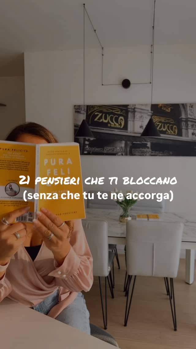 Non è pigrizia.
Non è mancanza di volontà.
Spesso è il dialogo interno che ti parla addosso ogni giorno.
Questi sono 21 pensieri comuni che bloccano più persone di quanto immagini:
1. Ora non è il momento
2. Devo prima capire meglio
3. Ho troppe cose da fare
4. Quando avrò più tempo
5. Non sono abbastanza pronta
6. Devo essere più organizzata
7. Ora non posso permettermelo
8. Tanto non cambierà nulla
9. Ho già provato
10. Non so da dove iniziare
11. Non sono costante
12. Non fa per me
13. Ci penserò più avanti
14. Devo fare tutto da sola
15. Non è così grave
16. Altri hanno problemi peggiori
17. Ora non è una priorità
18. Non voglio fallire
19. Ho paura di illudermi
20. Meglio aspettare
21. Rimando ancora un po’
Se ti sei riconosciuta anche solo in uno, sei normale.
E no, non sei rotta.
👉 Se senti il bisogno di uno spazio guidato e concreto,
la challenge dei 21 giorni può essere un inizio gentile.
Link in bio o scrivimi “challenge” in DM.
#crescitapersonale #21dayschallenge #challenge #meditazione #crealavitachedesideri
