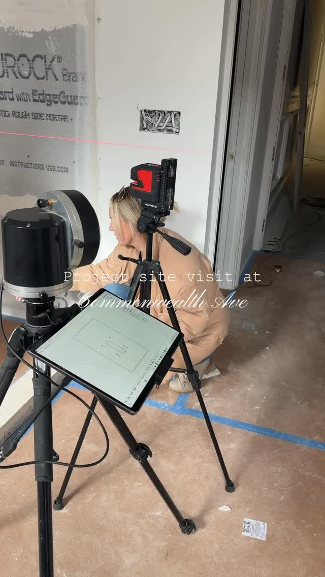 Our Commonwelth Ave project is coming along! These days site visits look a little something like this…honing in on all those small carry out details! Finalizing stone, stairs, railings, and added trim pieces to execute a curated space👏🏼
#interiordesign #luxuryhomes #boston #bostonhomes #designing #luxurydesigns