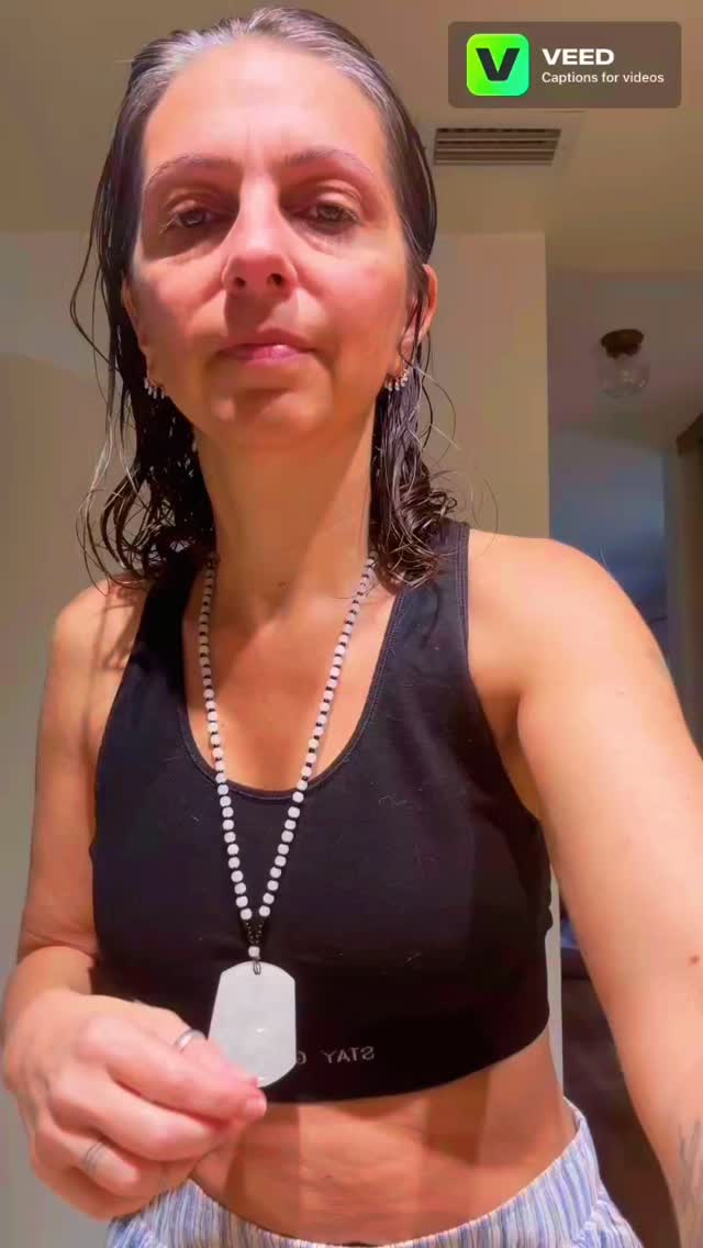 We must treat ourselves with the same care we treat everything else.
Quick early morning lymphatic massage and fascia work to get the fluids moving.
#investinyourself #lymphaticmassage #fasciarelease #morningroutines #yogaschool