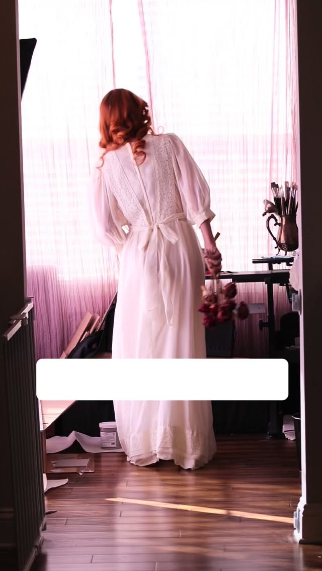 It’s impossible to say just how good it feels to begin to let all these ideas that have been floating in my head out! It’s like they have been held back for so long and now they’re just ready to pour out of me! I don’t have enough hours in the day to get them on canvas, but I’m going to make an effort to try this year! I’m doing these small color studies to see what works, what doesn’t, and what I want to pursue in larger form. This comes at a cost… My house has never been messier, but it sure has been a fun week with my paints! Follow along to see where this leads, and hopefully I’ll be able to show you some finished pieces before long! In the meantime, let me know what you think of this slightly awkward first layer!
#emilyfossumart #artistmom #oilsketch #colorstudy #selfportrait