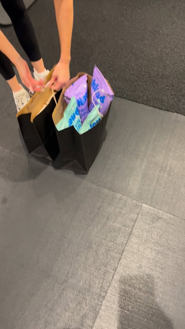 Workout done. Gifts secured 🤍
Thank you @khloekardashian — always showing love.
@khloudfoods at @starbucks & @target
XO KHLOÉ Eau de Parfum at @ultabeauty