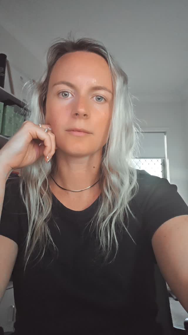 Everyone loves to argue about who works harder, paid work or unpaid work at home. I've seen so many couples argue about this (yes that's problematic).
Work is work, even when it's unpaid. Period.
The data shows that when paid work and unpaid care happen simultaneously (usually work from home days) women, particularly mothers, are carrying more of the combined load.
Australian data shows:
- women do significantly more hours of unpaid care and domestic labour than men even when both are employed
- on work from home days women still do more unpaid labour than men doing the same work arrangement
So yes, juggling meetings, caring for kids, responding to emails, cooking dinner all at the same time IS HARD!
This really isnt about us vs them or keeping score, it's more about naming the reality so we can start supporting it! Because work is work, unpaid or not.
#thepowerofbirth #unpaidlabour #workiswork #motherhood #mentalload
