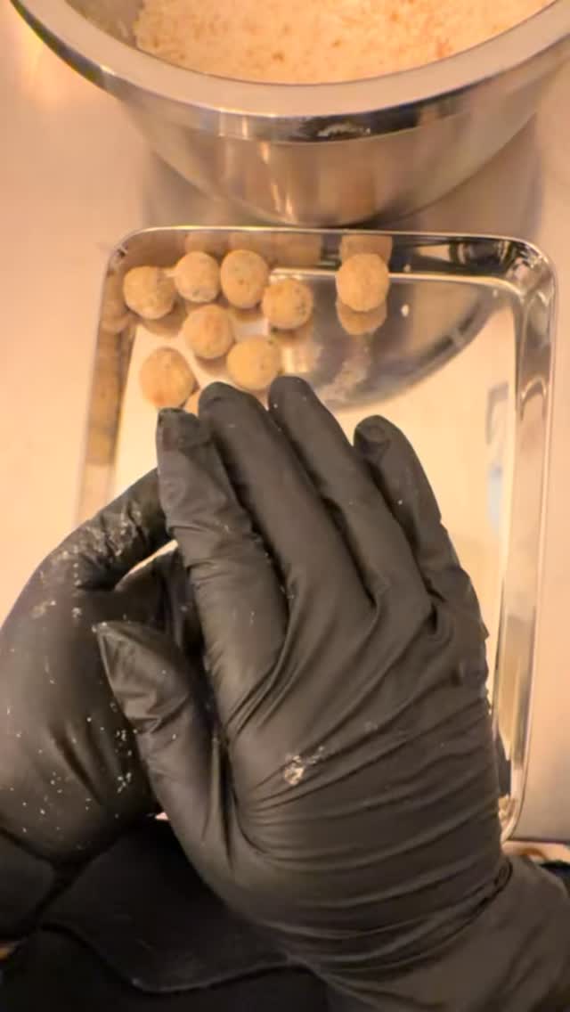 FISH BALLS GANG! Vieni anche tu a provare la gang delle polpette in via San Vitale 7, Verona! Tagga chi devi assolutamente portare!😎✨🐟 #verona #glutenfree #senzaglutine #takeaway #nuovaapertura