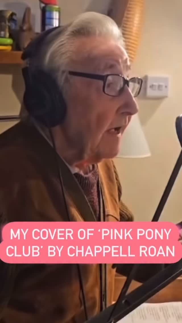 Don’t forget to sing, play, and make space for joy. Life feels lighter when we let ourselves have fun. Have a good weekend!
Video thanks to @grandadsings_tiktok
#mindfulness #positivity #takeabreak #energy