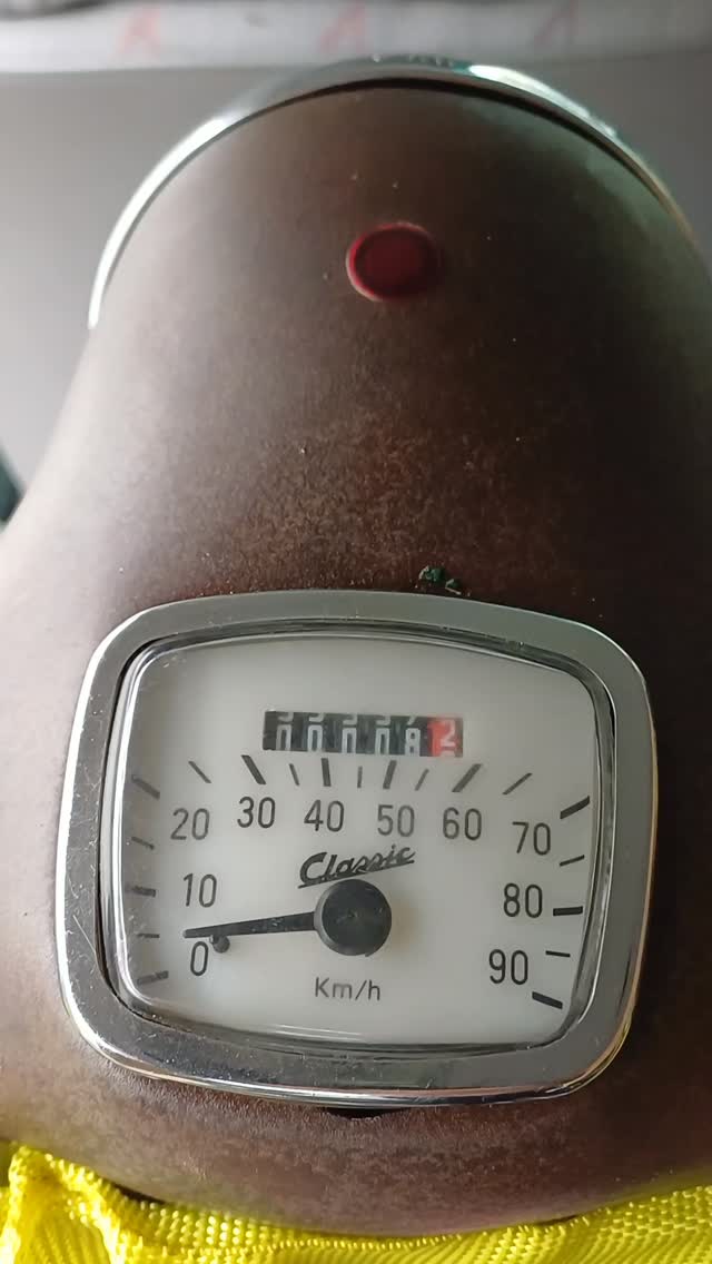 Authentic Vespa Resurrection by GN Classics
These two Vespa VNB will be humming around town soon.
Loaded and ready to head to RWC and into the hands of their owners. There is still lots of summer left to enjoy some rides!