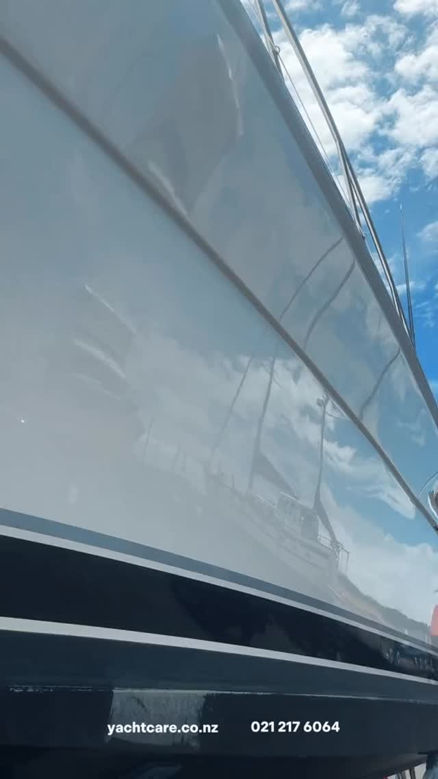 A lovely finish on this hull polish by James ✨#totalyachtcare #bayofislandsnz #boatmaintenance #yachtlife #boatcare