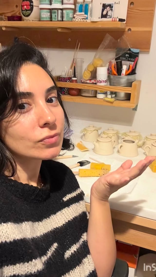 … çünkü analık sanatında zaman kavramı yoktur 🥹
Yavaş ama kalpten üretim 🤍⚱️👶🏻
Too slow production = Too much love, clay & motherhood ✔️