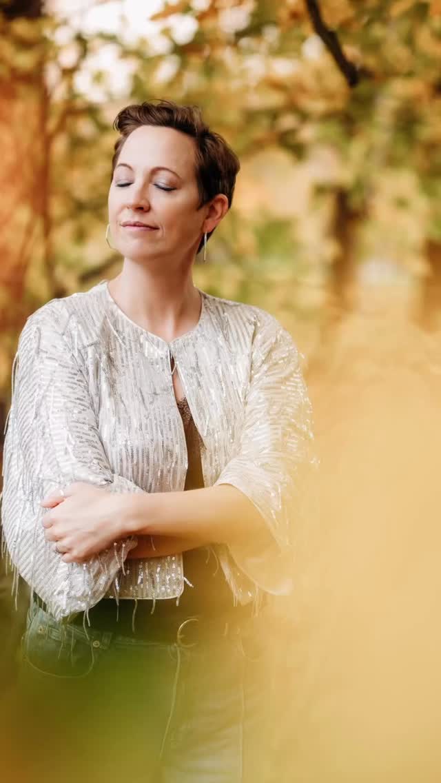 Don’t let this be one of your regrets. Take time to get to know yourself, so that you can live the rest of your life in alignment with that true self.
If you’re ready to stop living someone else’s life, and start living YOUR life, share your thoughts in the comments, or send me a message, and we can have a chat about how I work to help people with just this.
www.juleswoodcoaching.com
#RootedAndRising