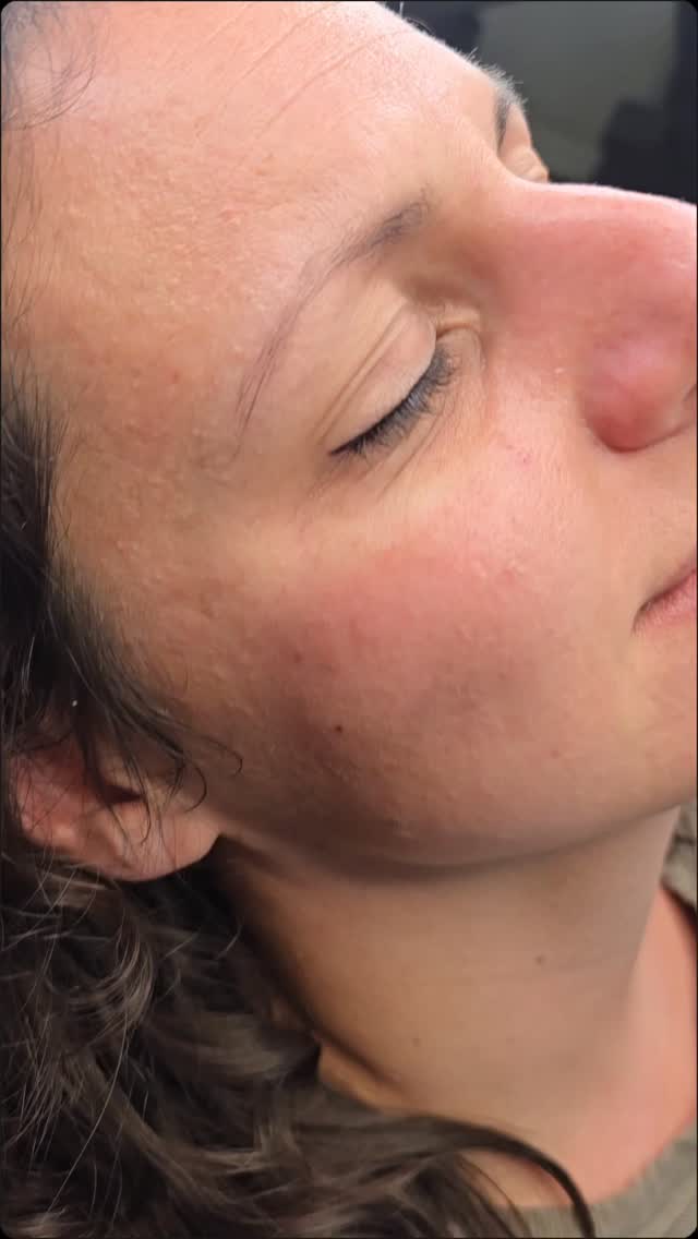 New year calls for new brows ✨️
Nano strokes + soft powder shading gave her the lift, fullness and definition she was missing!
Schedule you brow appointment now by following the link in bio or texting (843)499-4357.
#combobrows #eyebrows #permanentmakeup #SouthCarolina #Charleston