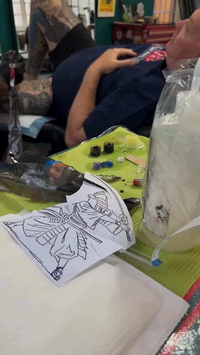 Lood is a long-standing client and I have tattooed him quite extensively, I was super excited to finish this Trash Polka leg piece for him recently! Thanks for the support Look, looking forward to the next piece.
DM or WhatsApp to book your unique piece of art with us.
#capetowntattoo #capetowntattooartist #capetowntattoostudio #tattoostudionearme #trashpolkatattoo