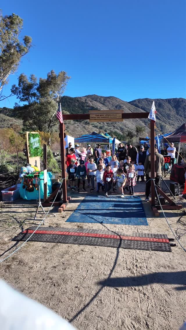 WE do it for the KIDS! By far our favorite part of our events is our Elevated Youth 1 Miler. They run with heart and ran their little hearts out chasing down our friend and MC @mattstantoncomedy 🏃🏻♂️🏃🏼♀️🏃