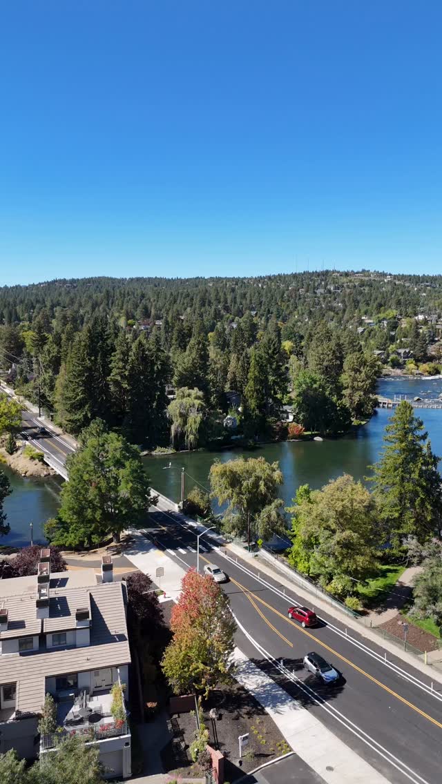 Just steps from your door, Bend comes to life. 🌲🌊
At Wall Street Suites, your room is a stone’s throw from the Deschutes River, scenic parks, and the heart of downtown—perfectly placed for morning walks, afternoon adventures, and evenings out on the town. Stay close to everything that makes Bend unforgettable.
#wallstreetsuitesbendoregon #dogfriendlyhotels #downtownbend #centraloregon