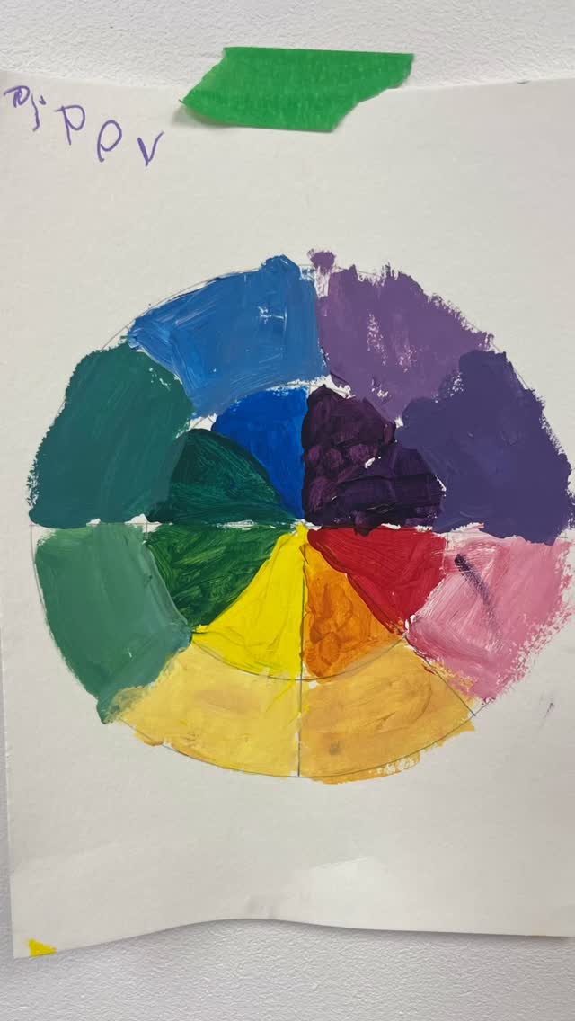 Classes have started and it feels good to be back! A big focus this week has been getting back to the basics of colour theory. And these disco ball paintings, are such a fun way of practicing! 🪩💃🕺