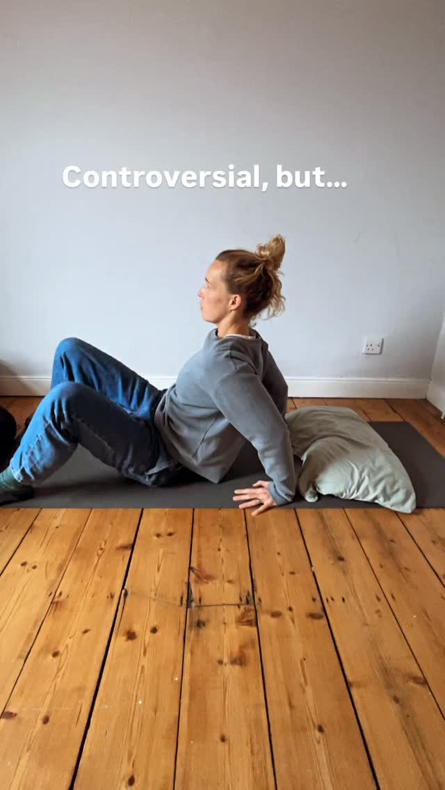 I bloody love stretchy, soft clothing. And these cues can help our buzzy systems to move, and settle, BUUUTā¦
Itās also too much faff changing every time I wanna have a quick embodied reset at home. A chance to let my heartbeat slow from overwhelm, or to come back to me, in the moment, when I have been giving a lot.
A mindful stretch, move, A moment to intentionally breathe, reconnect, no matter what time of day or evening I find space - I always thank myself for it.
Itās a habit Iāve created over time, and some@simple things have defo helped meā¦.
- Not changing for a short practice - pjās, jeans, trackies - anything goes (obvs not high heals or the LBD, but you do you babe š)
- Leaving a yoga mat out as a visual reminder in any room I will see it
- Knowing the moment doesnāt have to be perfect- sonās tv show might be on, music that isnāt mine, loud kids, I might not be alone (but ideally will š¤£)
- 1- 10 minutes counts. Little and often is a powerful thing. Especially when exploring new habits that actually stick.
š”
What helps you bring little and often yoga snacks into home life to help you feel regulated, rested, or just a bit more steady through the day?
#yogateacher #rest #less #slowdown #homeyoga #simplewisdom #regulate #pause #bristolyoga