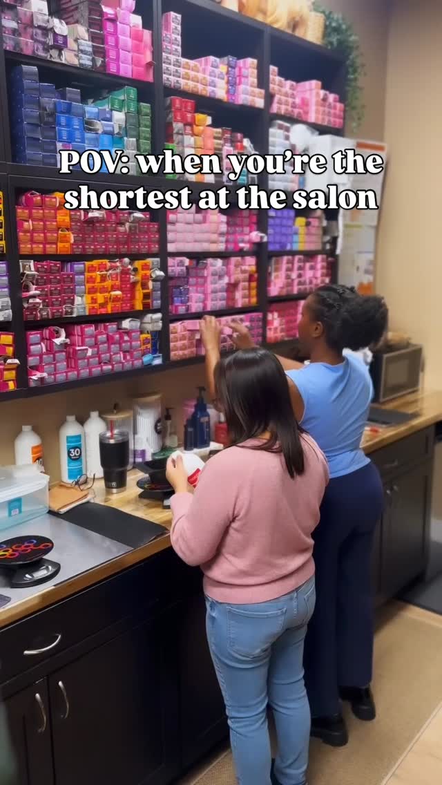 The tiniest but mightiest 💪 We love you Rosy 🥰🤭
.
.
.
.
.
#artehairstudio #bellevuewa #rentonhairstylist #salonhumor #salonvibes