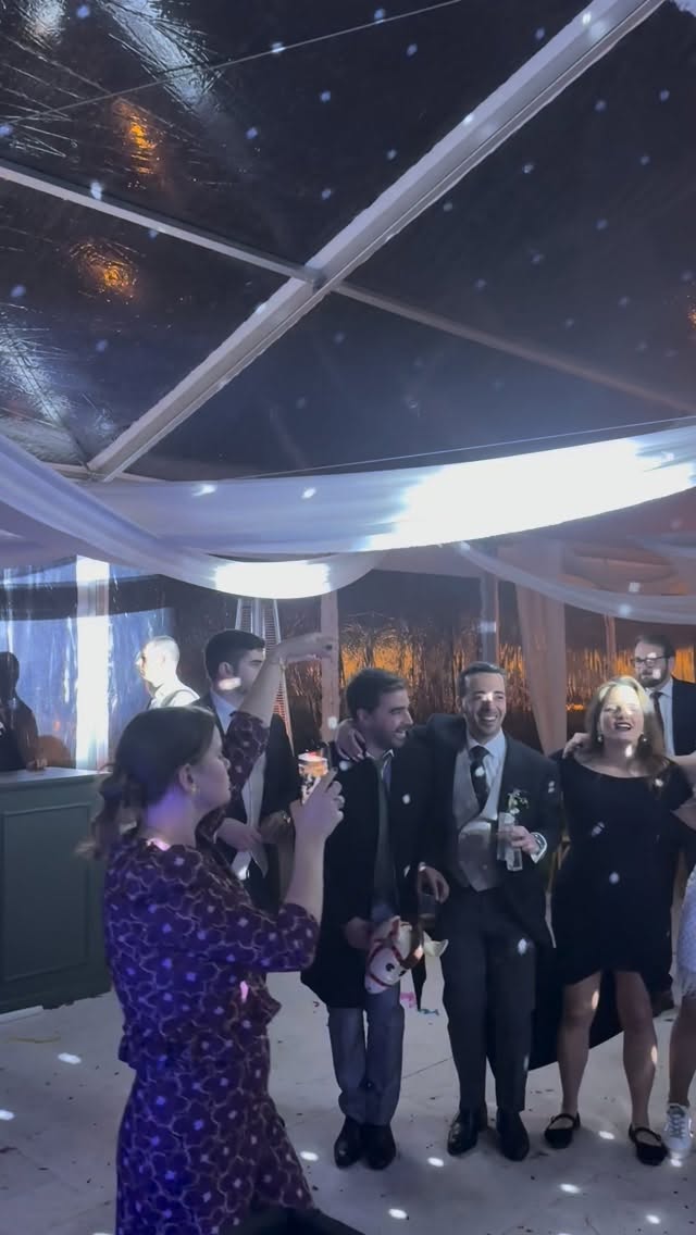 Wedding party’s have a beginning, middle and an end… What a perfect way to end the last wedding of 2025 season 🪩🔥 a beautiful moment to remember… 📸🎉 #weddingdj #destinationwedding #destinationweddingdj #dancefloor #weddingvenue