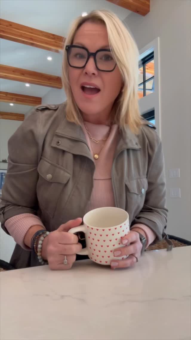 Feeling ‘off’ and can’t put your finger on it?
Let’s do a quick check-in:
Movement? ❌
Water? ❌
Whole foods? ❌
Fresh air? ❌
Connection? ❌
Meanwhile, my clients are stacking these simple habits — and feeling AMAZING.
Nothing extreme. Just showing up.
✨ Simple. Consistent. Sustainable. ✨
If this made you laugh and hit a little too close to home… you’re my people 😄