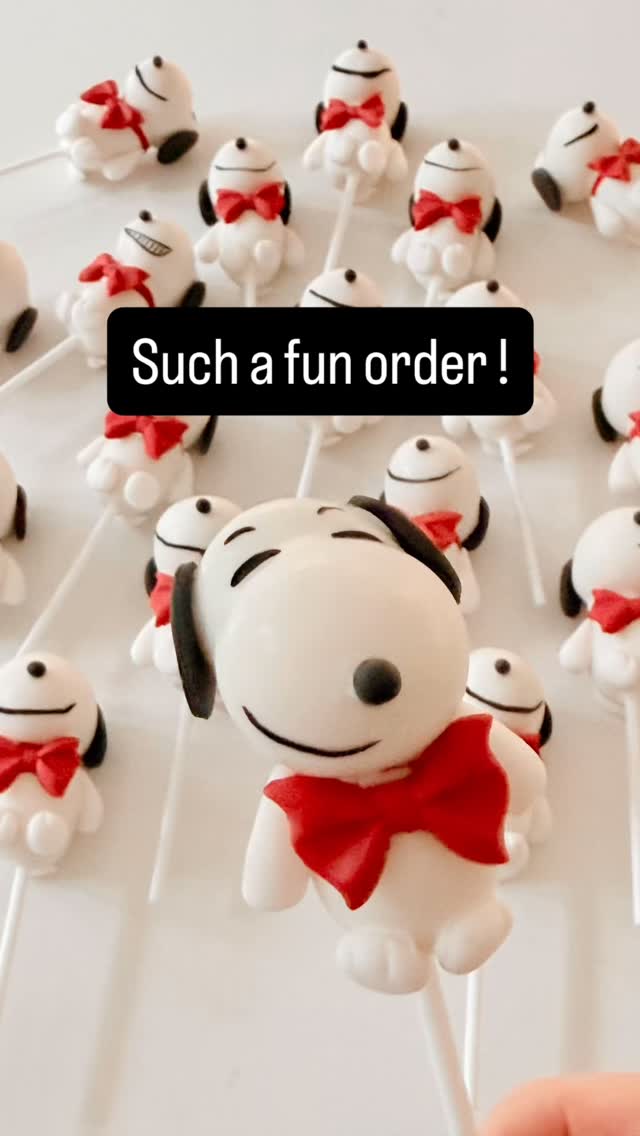 When a Snoopy order comes in and you just know it’s going to be so fun 🐾🖤🤍
From start to finish, this one was a joy to make! Orders like this are my absolute favorite 🤍-x-
#CakeDecorating
#customcakes
#cake
#instareels