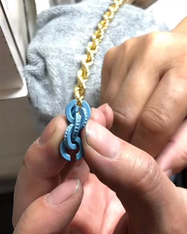 🔨 Behind the Scenes: Craftsmanship🔨
Every piece begins here—quiet moments, careful hands, and attention to detail.
🔨
💬 Would you like to see more behind-the-scenes moments from us?
#BehindtheScenes #Jeweller #JewelleryMaking #Unique