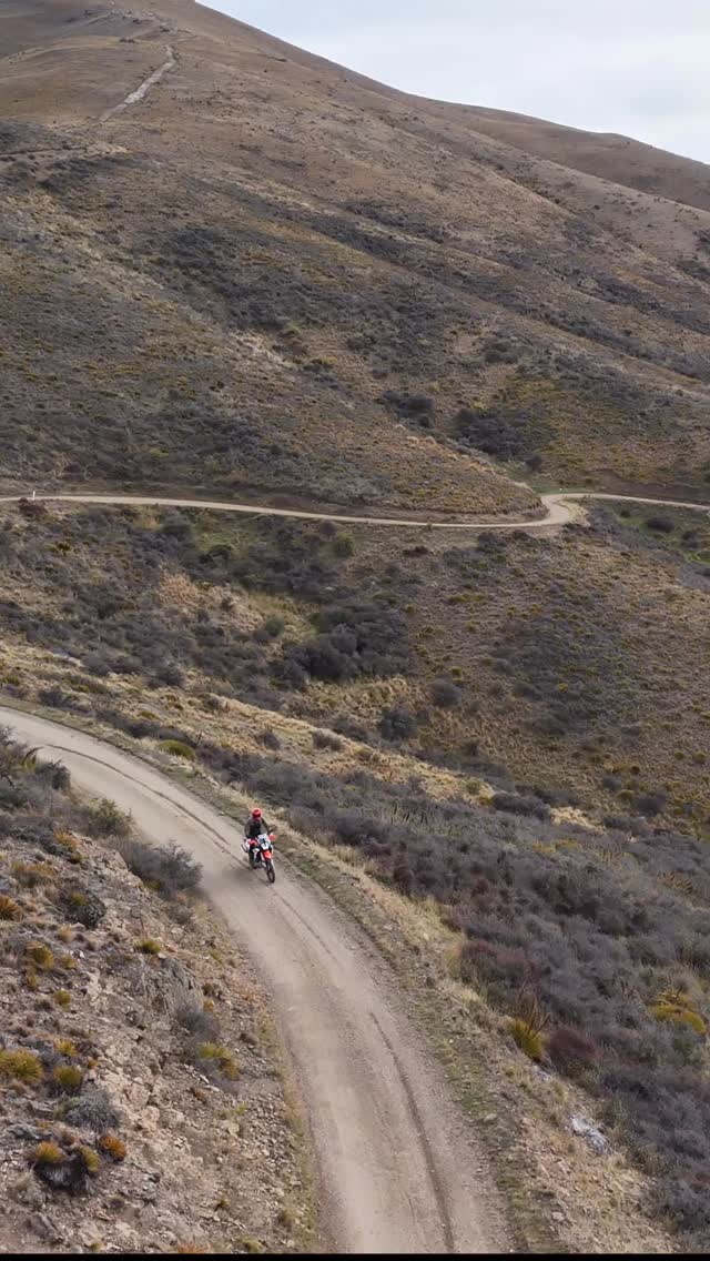 Throttle wide open across New Zealand’s South Island ✊
One of the world’s best places for adventure riding.
🎥 Awesome shots from @robsatelier
#ktm #newzealand #advriding #advrider #readytorace