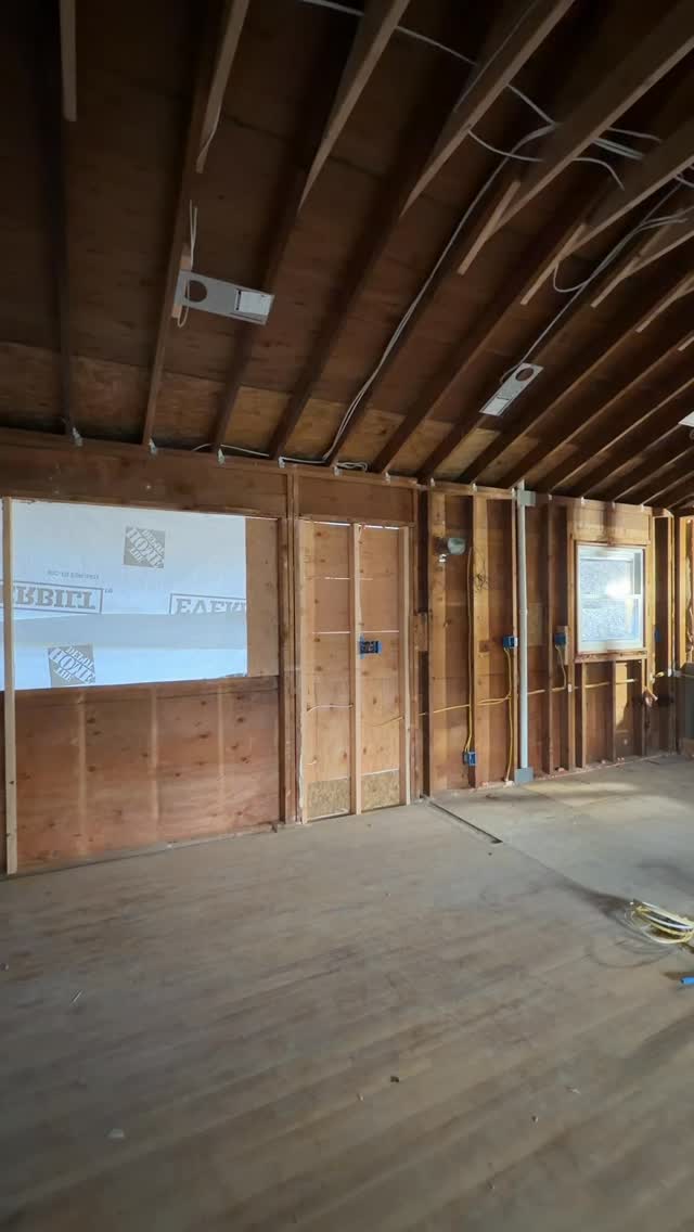 The most important part of any home renovation is the smallest piece of the entire project!👀
Comment if you know what it is!
#beforeandafter #homeremodel #homemakeover #homeimprovement #reels