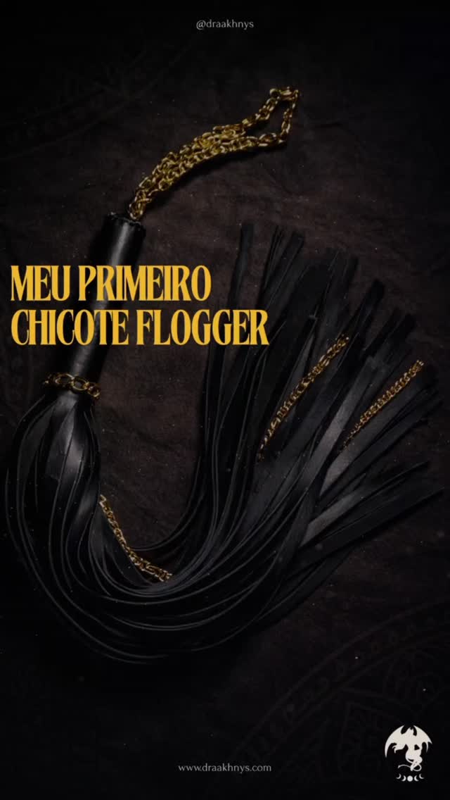 Em umas 3h meu novo chicote ficou pronto🤌🏽🖤
Peguei pedaços de couro legítimo que ainda tenho, corrente, estilete, agulha de couro e linha encerada. NÃO VENDO
Bora produzir os outros brinquedos😌😈
#Domme #flogger