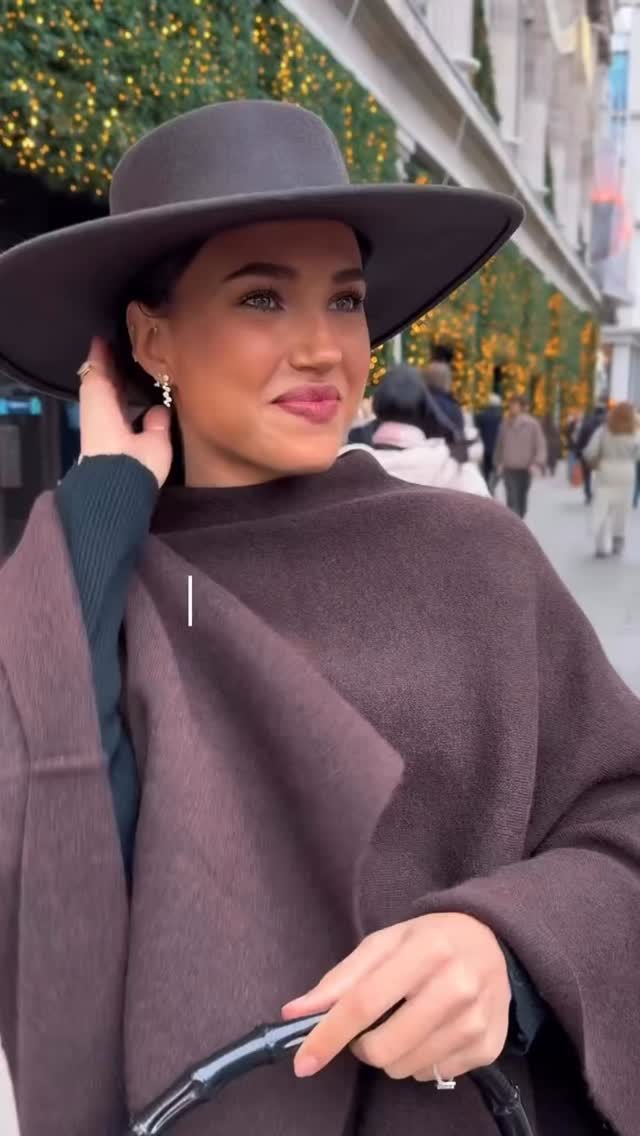 Top 10 fashion tips for 2026! Which one was your favourite? â¨
1. @otti_ldn - Compliment others & being stylish vs fashionable.
2. @anettaberi_ - Make it your own & Love it.
3. iammanuelladln - Donât worry what others think.
4. @patilopezz - Sunday cosy, everyday.
5. @melissadelmarmendez - Be comfortable & Mix high & low.
6. @laksikavijana - Invest in composition & fabrics.
7. @sophiafcortes - Good quality basics.
8. @ameliarosemua_ - Shape & Tones.
9. @nikkililly - Less is more & Accessorise.
10. @keleleroc - Learn to sew & customise.
Remix @the___gloss