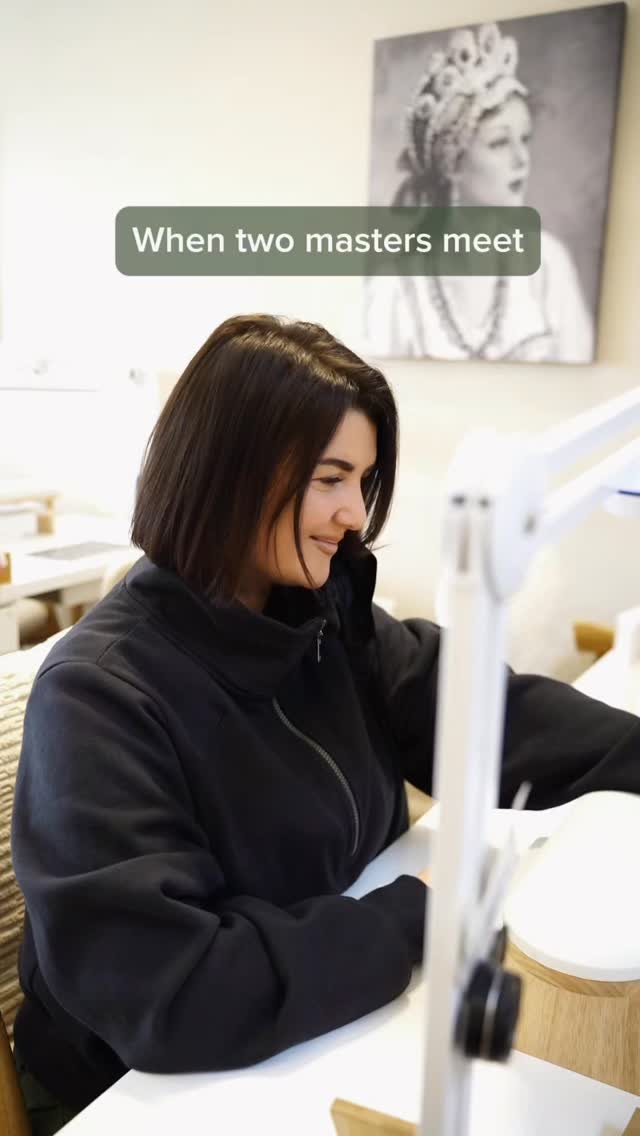 POV: when beauty techs book an appointment… with each other 😂💅
Multitasking? No. Mutual maintenance ✔️
Because even the pros need their glow-ups too ✨#russianmanicureseattle #seattlebeauty #russianmanicure #seattlenails