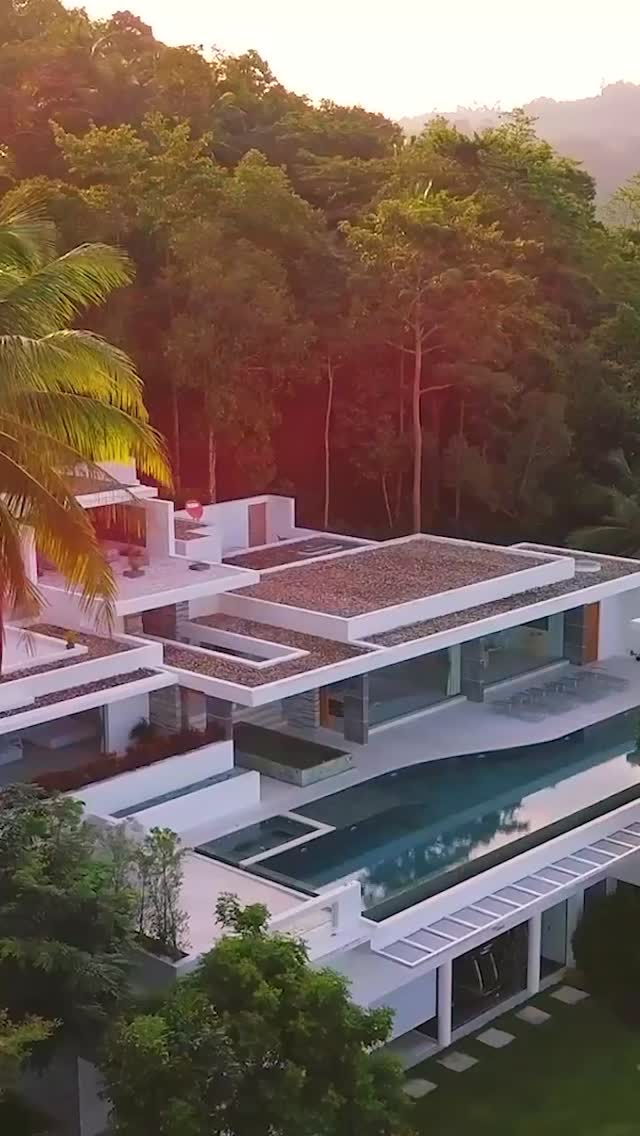 From the invigorating energy of Tai Chi to the gentle, restorative touch of our expert massage therapists, wellness unfolds at your pace at #LimeSamui
•
•
•
•
•
•
#kohsamui #luxuryvilla #travelthailand #kohsamuivilla islandliving thailand samui travel2026