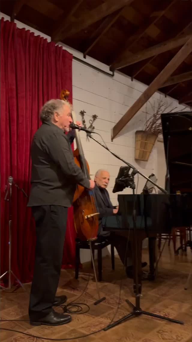 The Half Note is BACK! 🎷🎻🎸
Join us every Friday for live music, outstanding wines🍷, hand-crafted cocktails🍸, and delectable small plates of food 🧀 at One Woman Winery!
This Friday, January 16th, we welcome back Dennis Raffelock.
Link: https://www.exploretock.com/onewomanwines/detail/583902/the-half-note-jazz-20-cover-charge-per-person
Musicians appearing in this reel:
@dennisraffelock, @kimclarke9634, @nathanpeckbass, @alangrubner, @yvonnick.prene, @radam_organ, @leonieke.scheuble, @brandidisterheft
Original Music by Leonieke Scheuble
#jazznight #northforkfridays #tastingroom #thehalfnote #longislandjazz