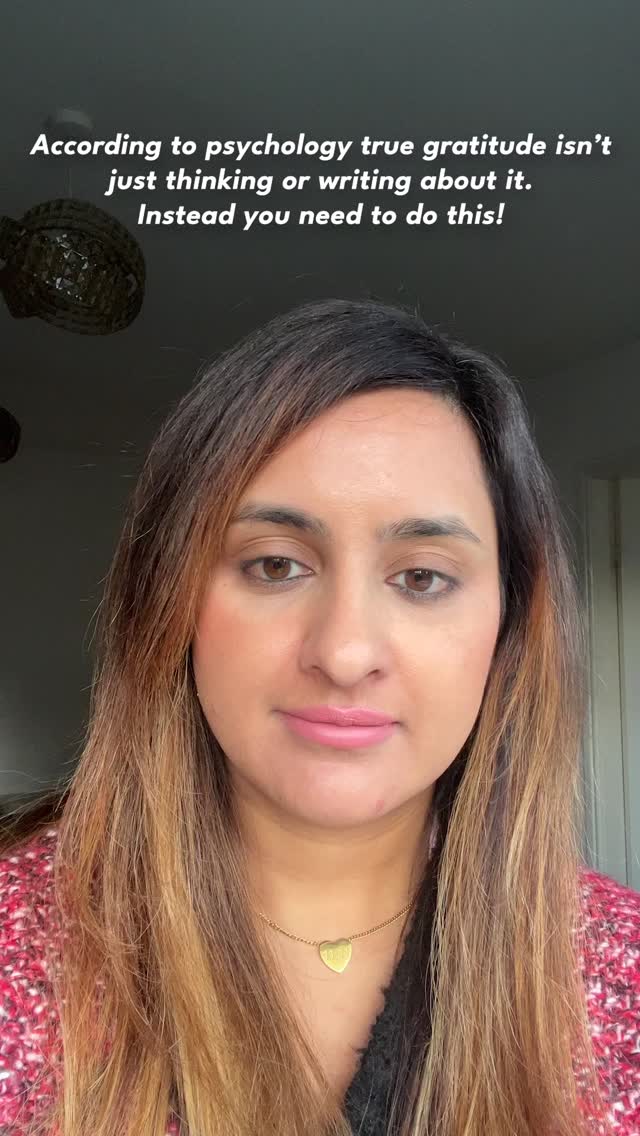 Gratitude isn’t a journaling exercise ✨
It’s a nervous system skill 🧠
Psychology shows gratitude only rewires your brain when it’s felt, not just thought.
When you slow down, replay the moment, and anchor it in your body, you’re training emotional resilience not chasing positivity 🤍
This is how you move from surviving to feeling grounded
From busy to present
From depleted to regulated
Try this tonight with one small moment and notice how your body responds 🌿
mental fitness, emotional regulation, gratitude practice, nervous system, resilience, women in healthcare, burnout recovery